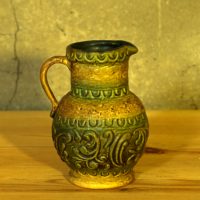 Cruche Jabsa jaune-brun et vert olive
